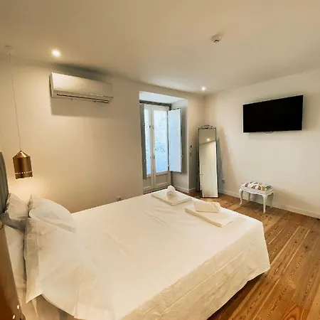 Baixa-mar Miradouro * セトゥーバル